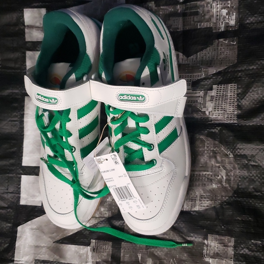 NWT Adidas Men's Forum Low White and Green Sneakers - Picture 4 of 10